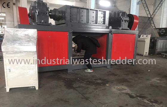 Ein guter Preis. Plastiktrommel-Industrieabfall-Reißwolf-langsamer schroffer mechanischer Entwurf Online