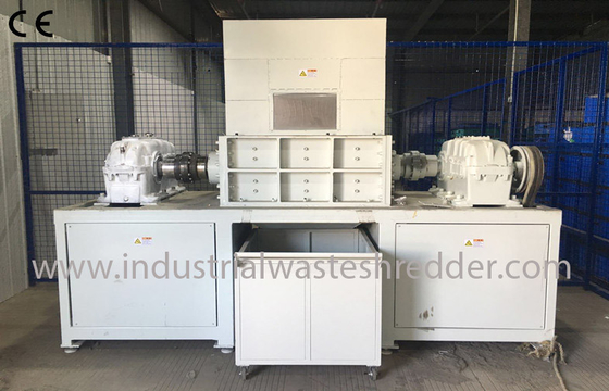 Ein guter Preis. Horizontaler kleiner Wasser-Flaschen-Reißwolf, Plastikflaschen-Zerkleinerungsmaschinen-Maschine Online