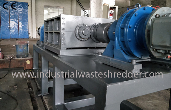 Ein guter Preis. Schrott-doppelte Wellen-Reißwolf-Maschine, industrielle Plastikreißwolf-Maschine Online