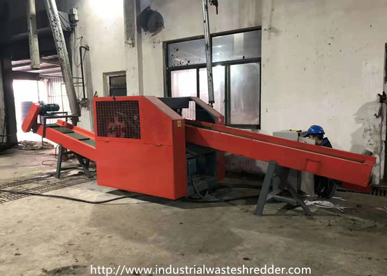 Ein guter Preis. Meltblown-Stoff-Lappen-Schneidemaschine-stündliche Kapazität 1000kg Online