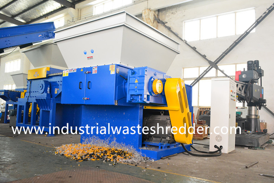 Ein guter Preis. XR1300 sterben Motor 75KW der Material-Plastikklumpen-Reißwolf-Längen-1350mm Online