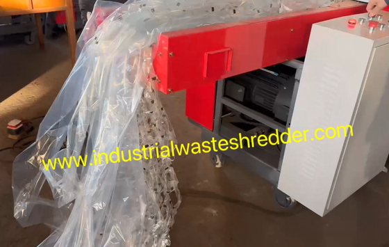Ein guter Preis. 800F Kleingröße Plastik PE Film Pre Shredder Maschine, Mini ökonomische Brechmaschine für Plastikfilm, Platzersparnis PET Film Rollen Shredder Maschine,7Schnittmotor mit einer Leistung von 0,5 kW Online